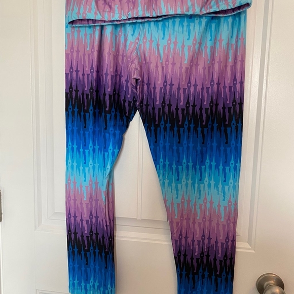 NWT Charlie’s Project OS castle leggings - Picture 5 of 6